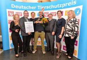 Die stolzen Gewinner des Tierschutzpreises in Berlin